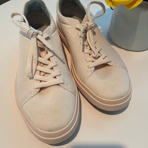 Women's Cream Sneakers